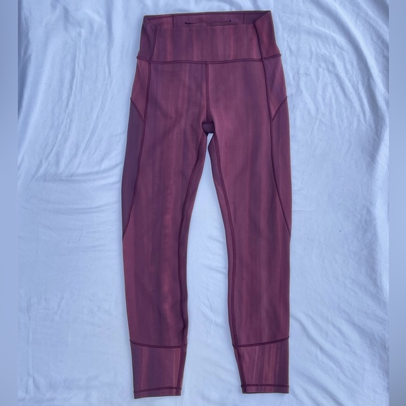 NWOT Lululemon In Movement Leggings 25" *Everlux Size 6 Red - Picture 2 of 4